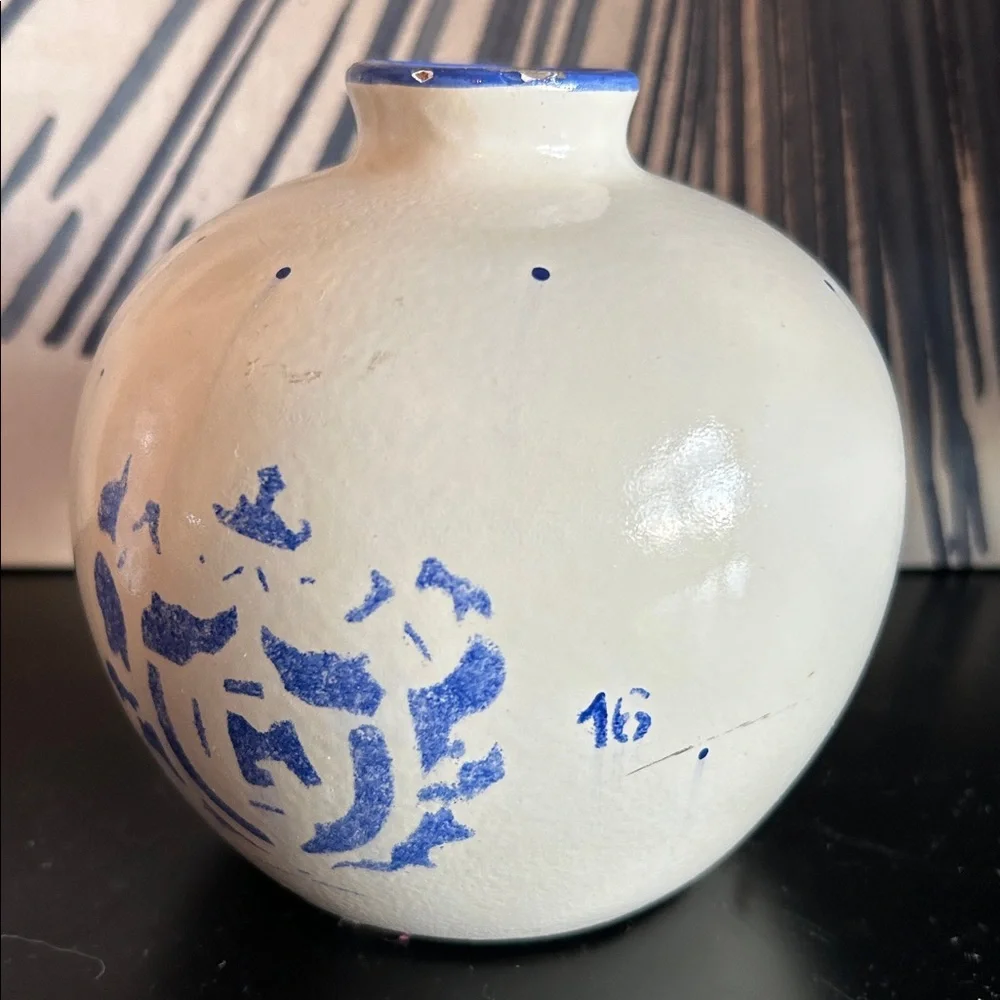 N/A preowned vases
